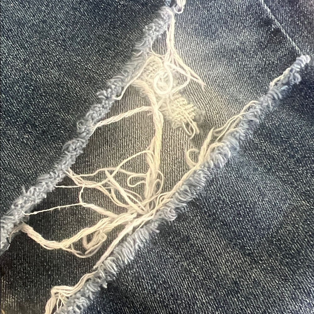 LEVIS -High Rise Blue Jeans ๐ - Picture 7 of 7